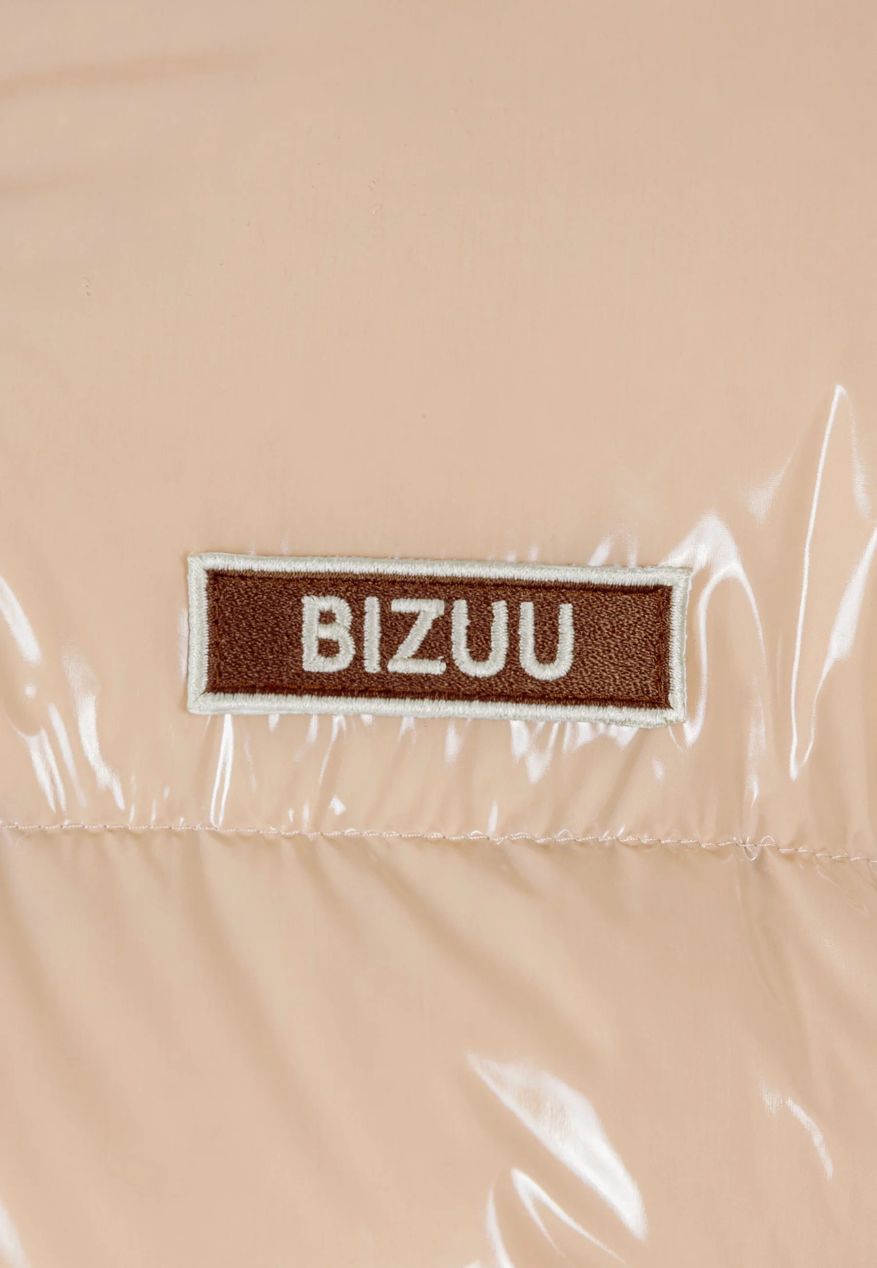 Beżowa kurtka puchowa z połyskującej tkaniny SANYA - Image 7