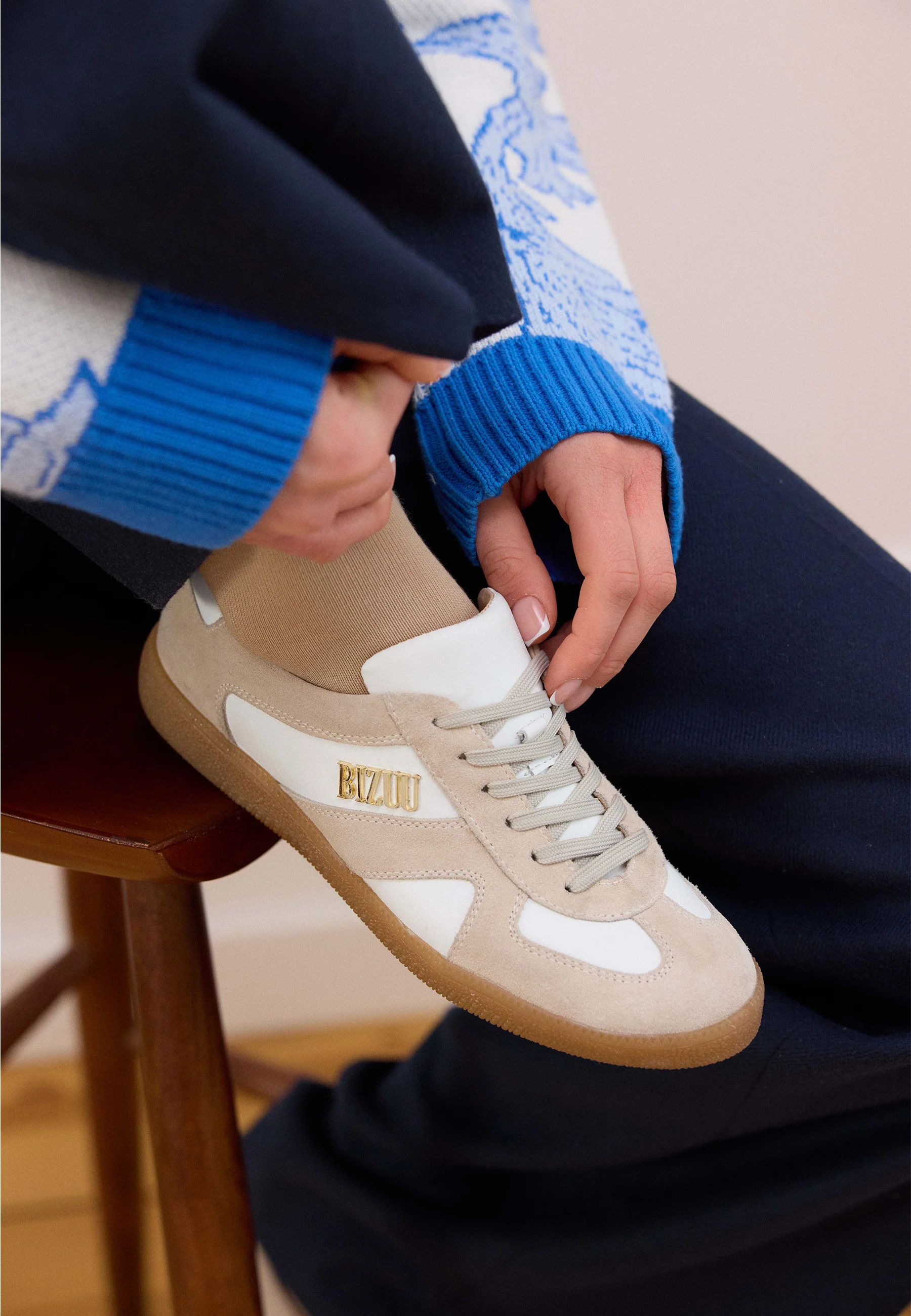 Białe sneakersy damskie SODDY - Image 7
