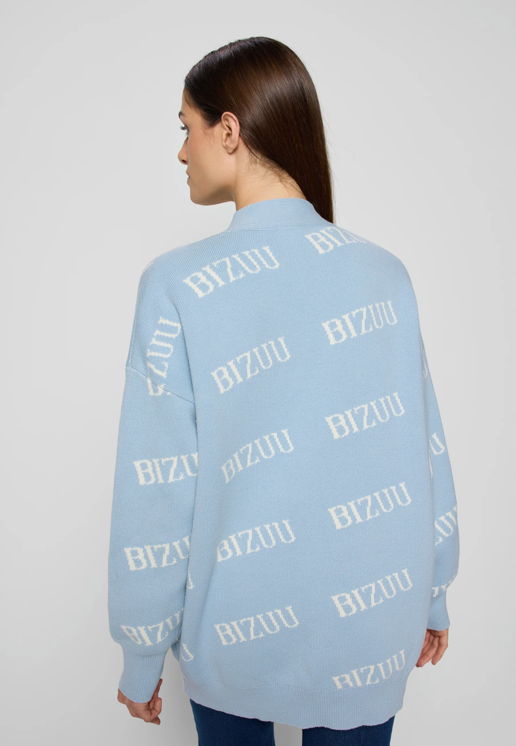 Błękitny kardigan oversize zapinany na guziki KYLE - Image 8