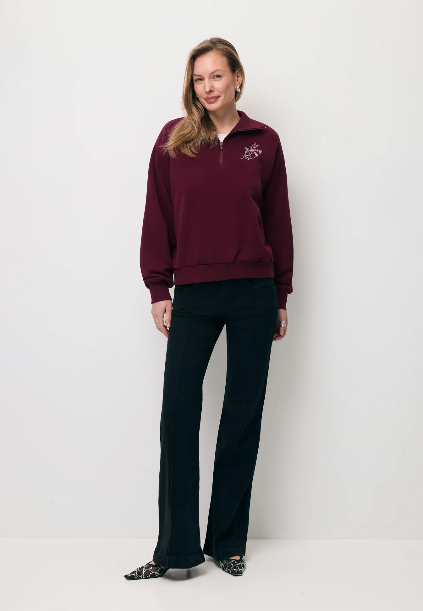 Bordowa bluza typu half-zip TANSY - Image 6