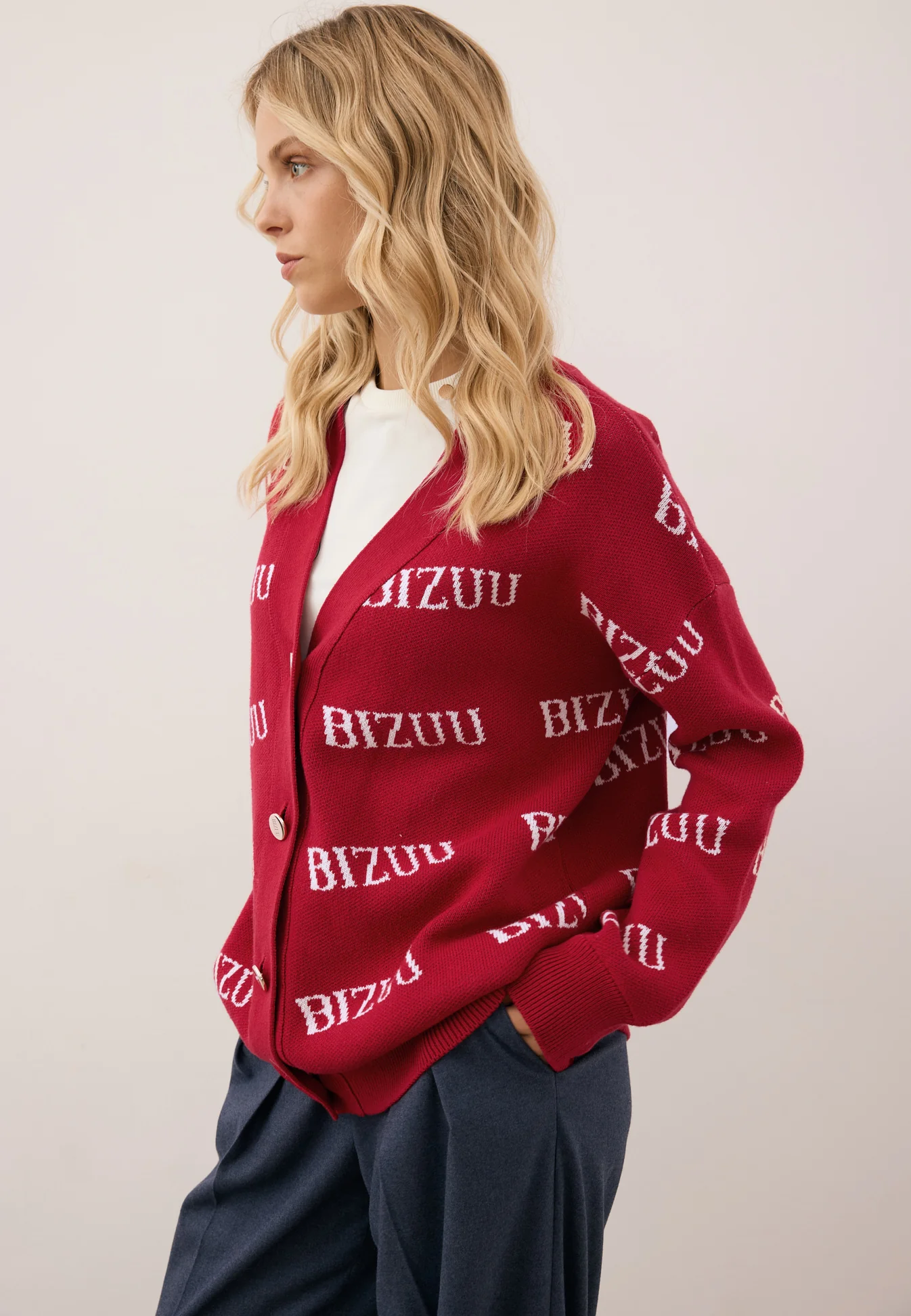 Bordowy kardigan oversize zapinany na guziki KYLE - Image 6