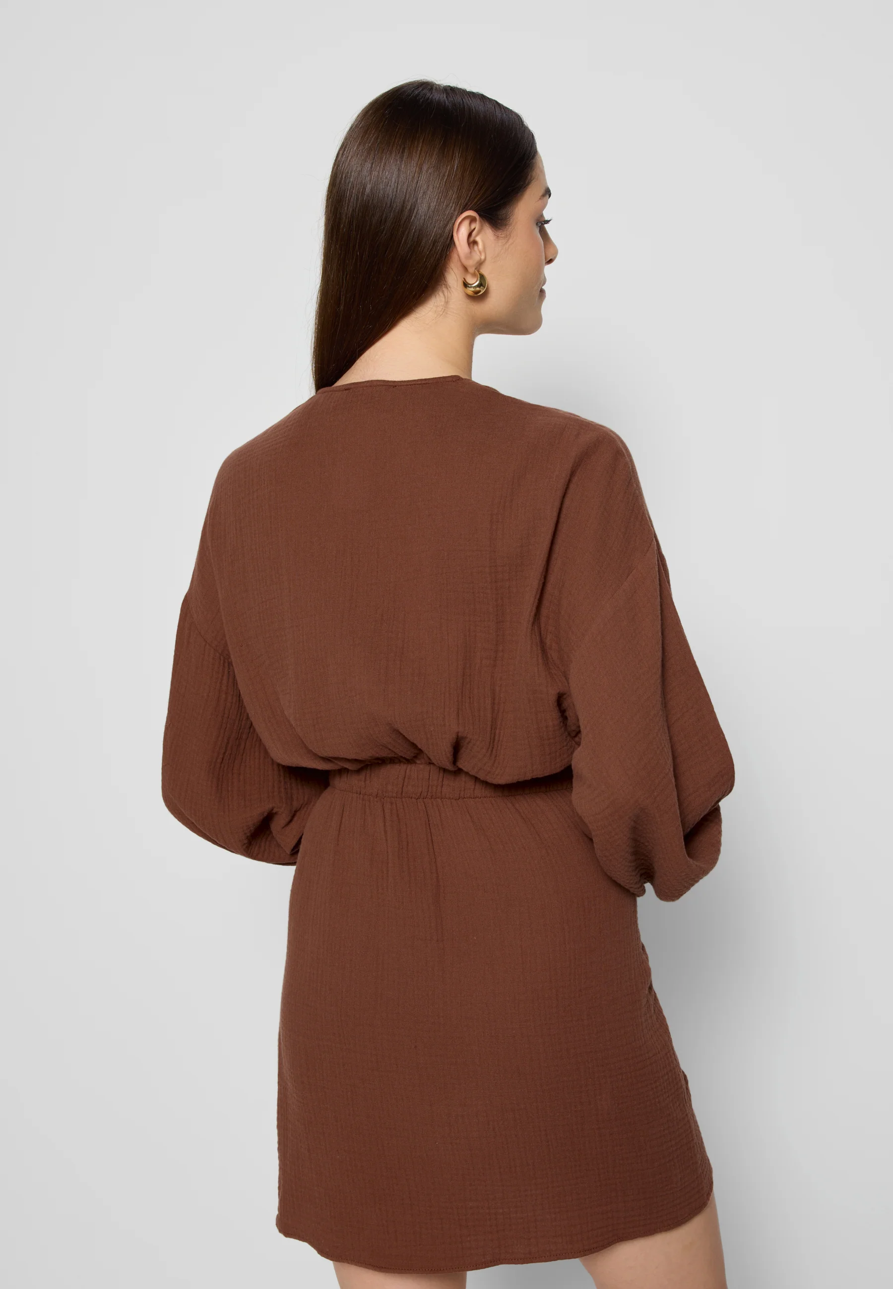 Brązowa sukienka mini z bawełny organicznej MOULINS - Image 6