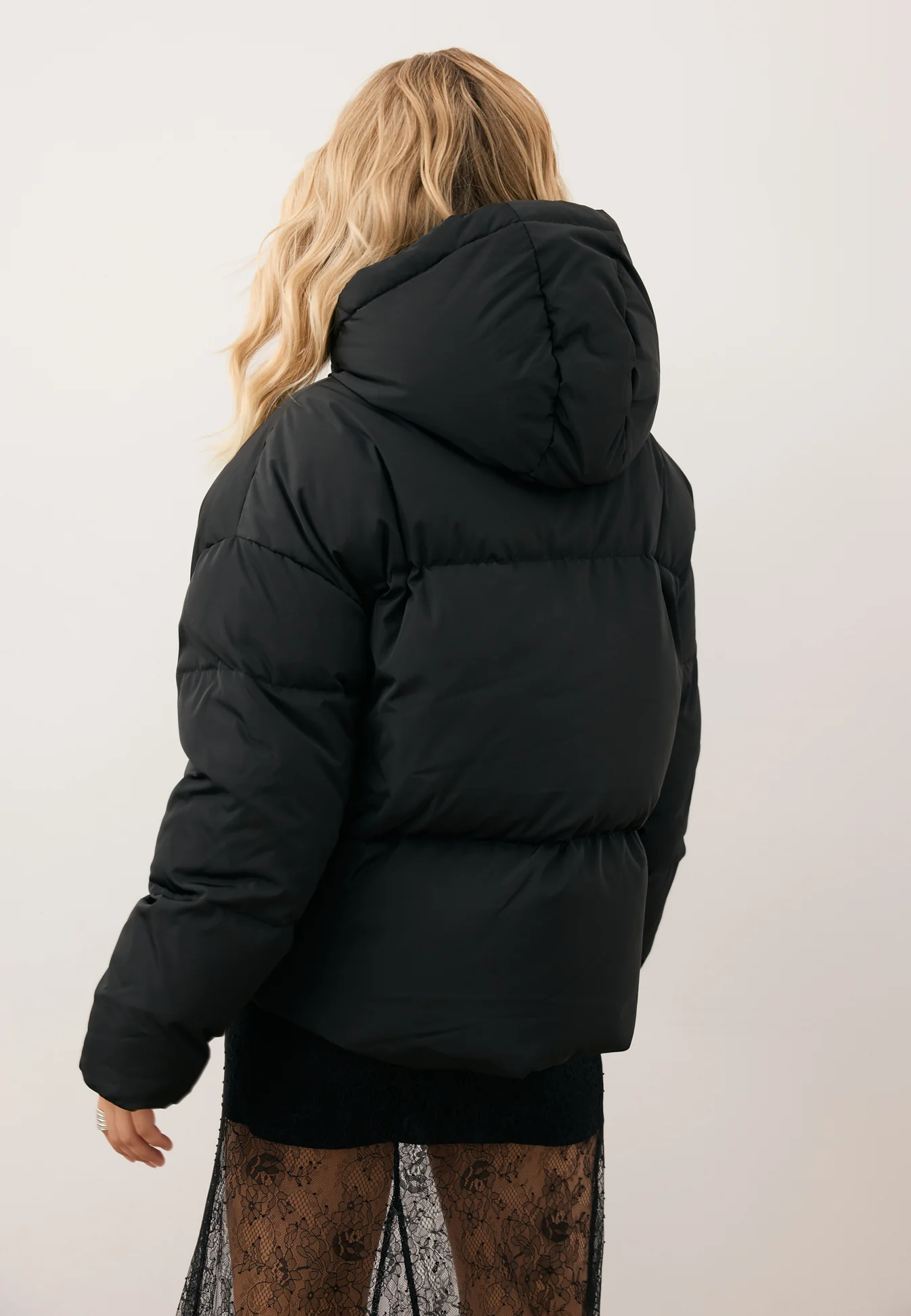Czarna kurtka puchowa oversize YOKO - Image 8
