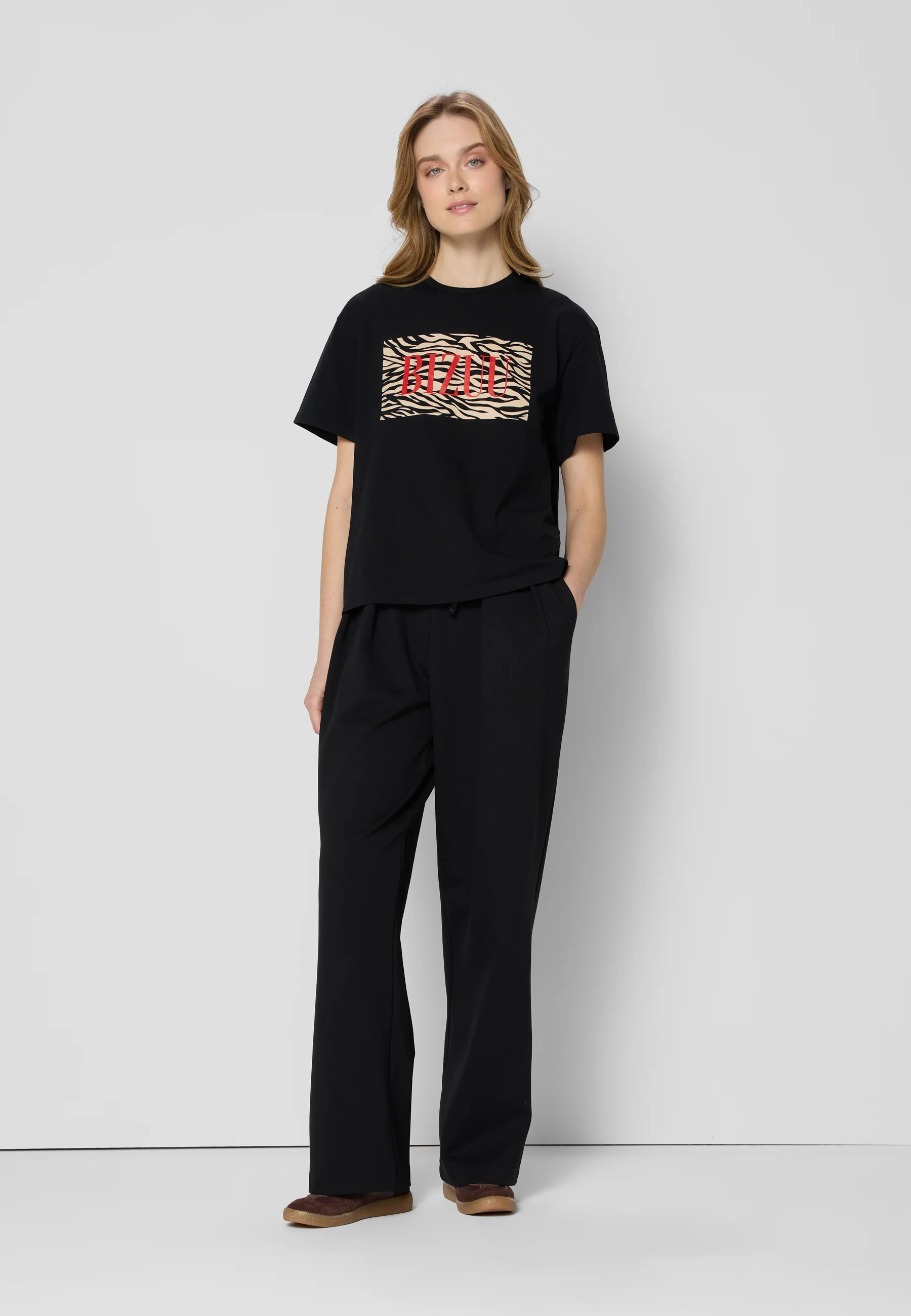 Czarny T-shirt oversize RALZA - Image 7