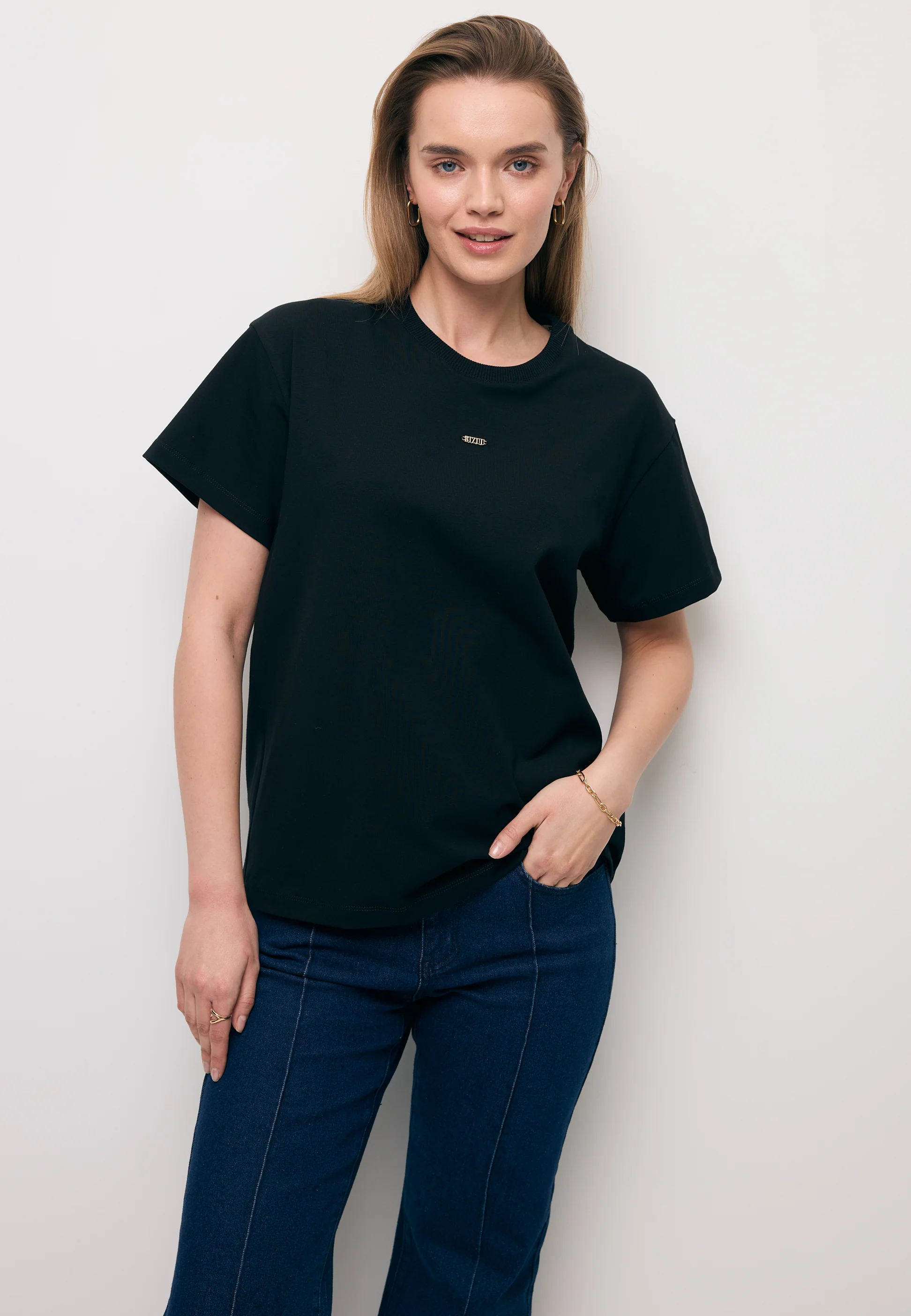 Czarny T-shirt oversize TISHAL - Image 6