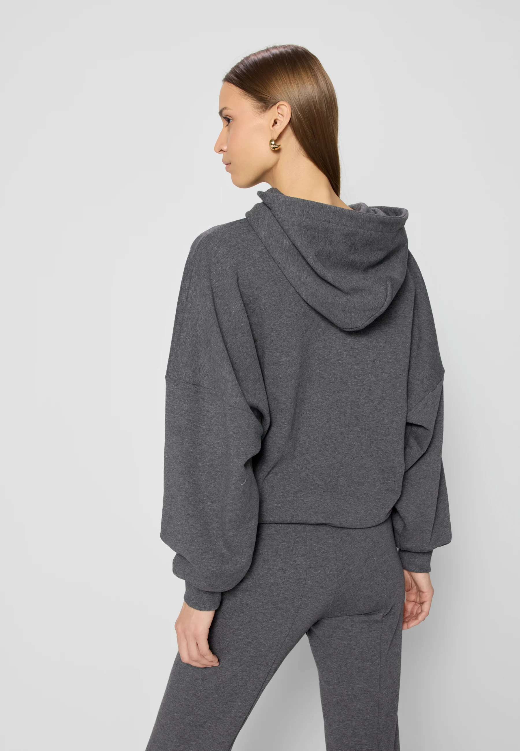 Grafitowa elegancka bluza oversize damska MAURA - Image 8