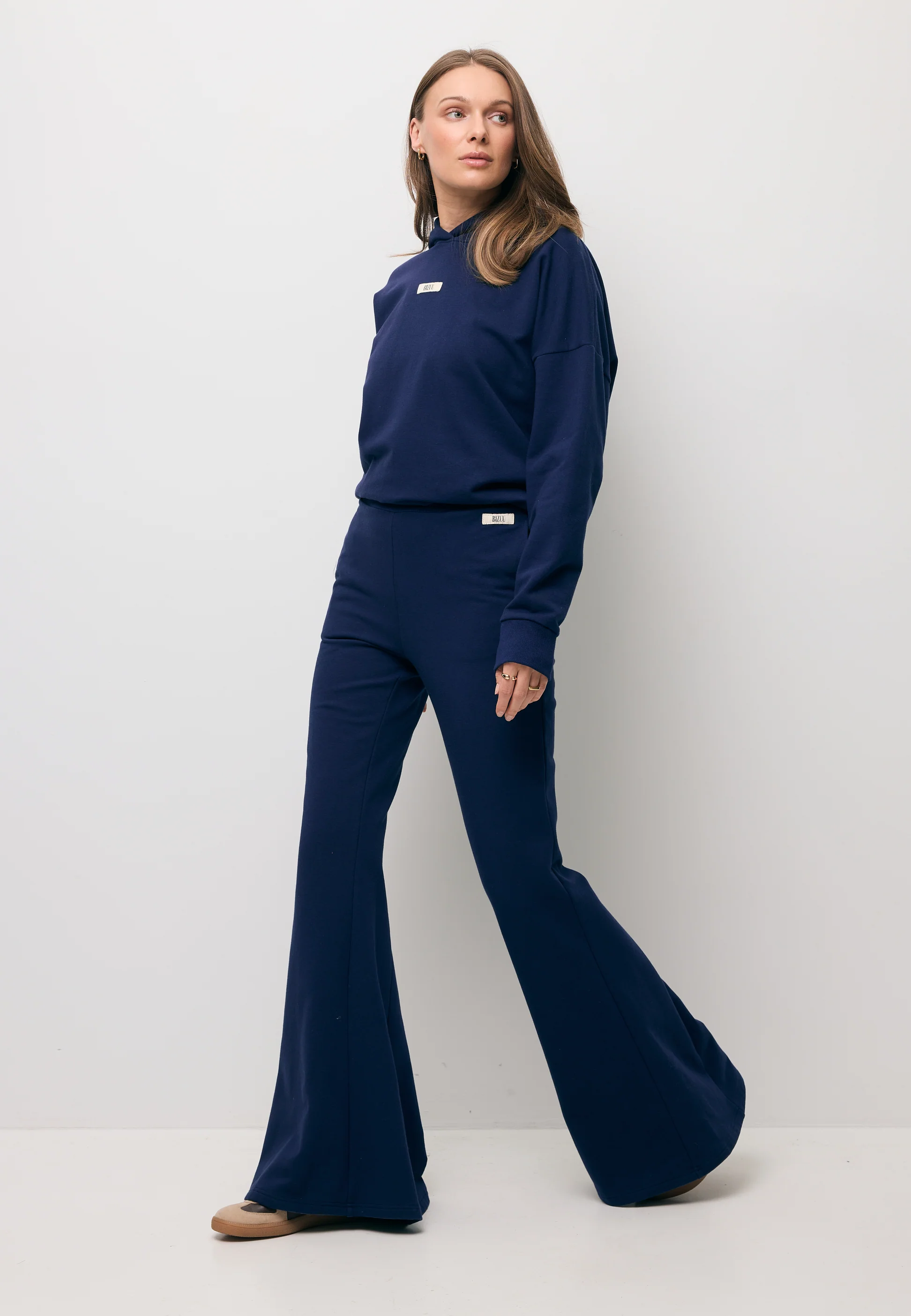 Granatowa bluza oversize z kapturem LINDI - Image 6