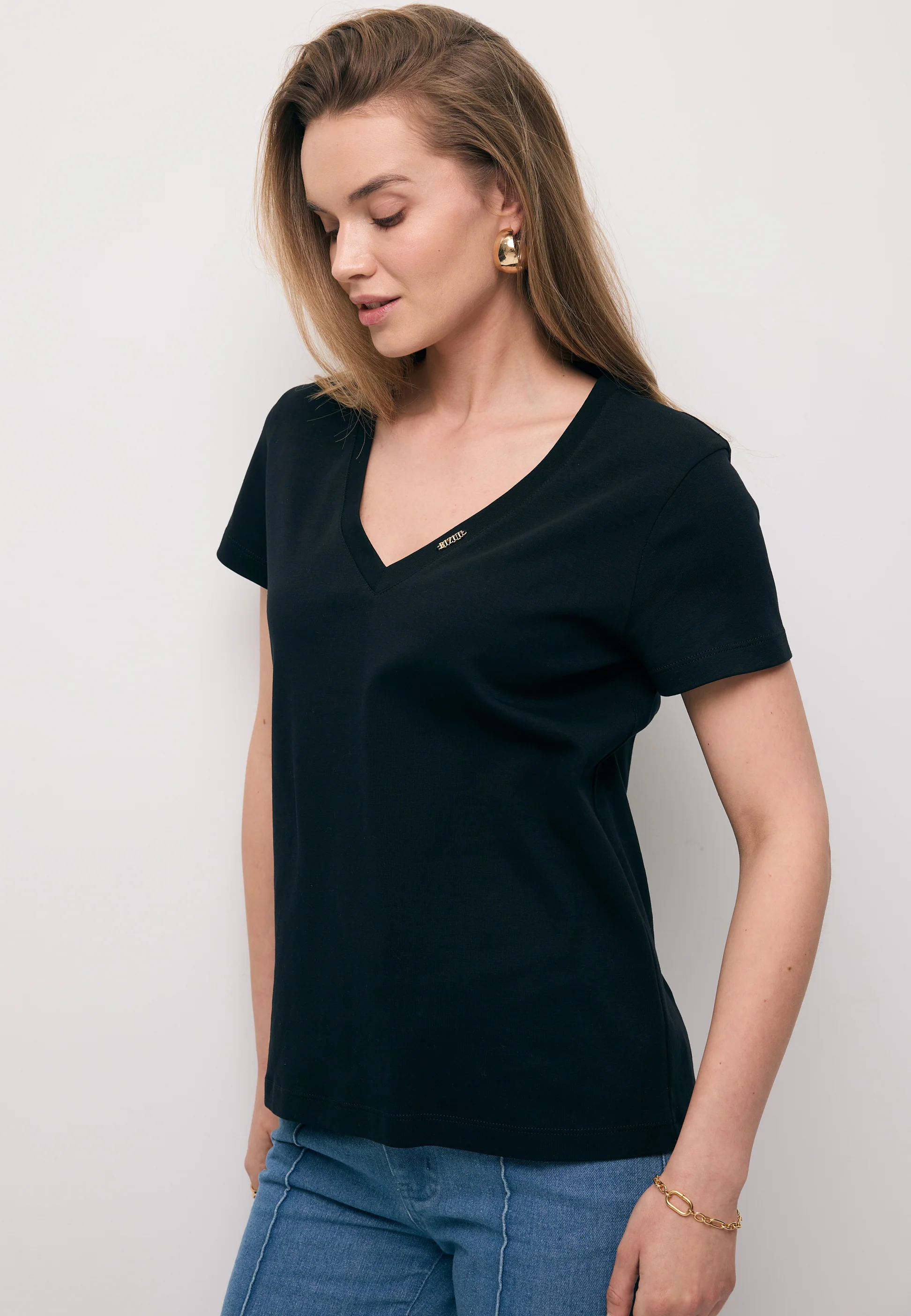 Klasyczny t-shirt czarny FOKIA - Image 6