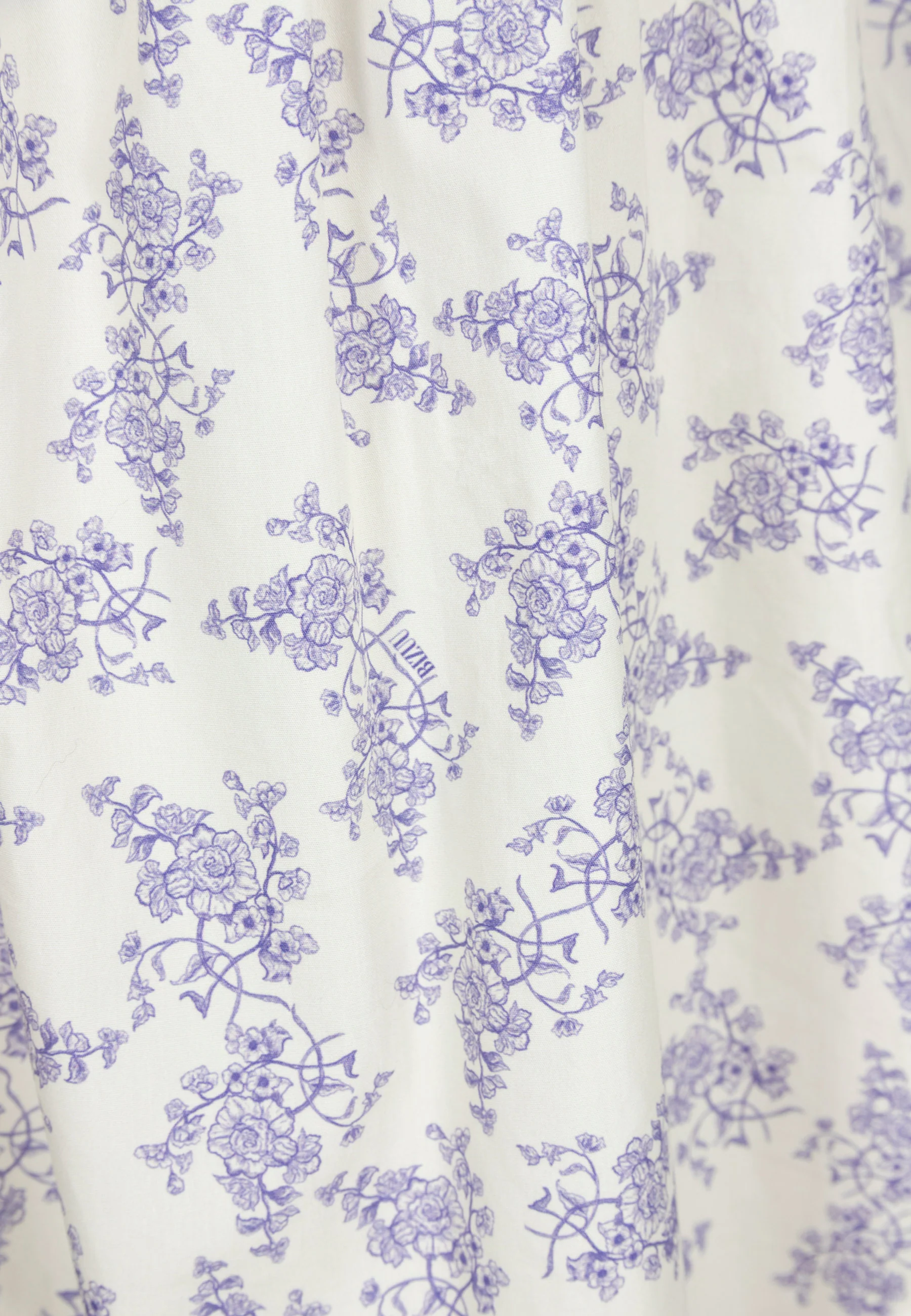 Kremowa sukienka mini w autorski print ALMAR - Image 5