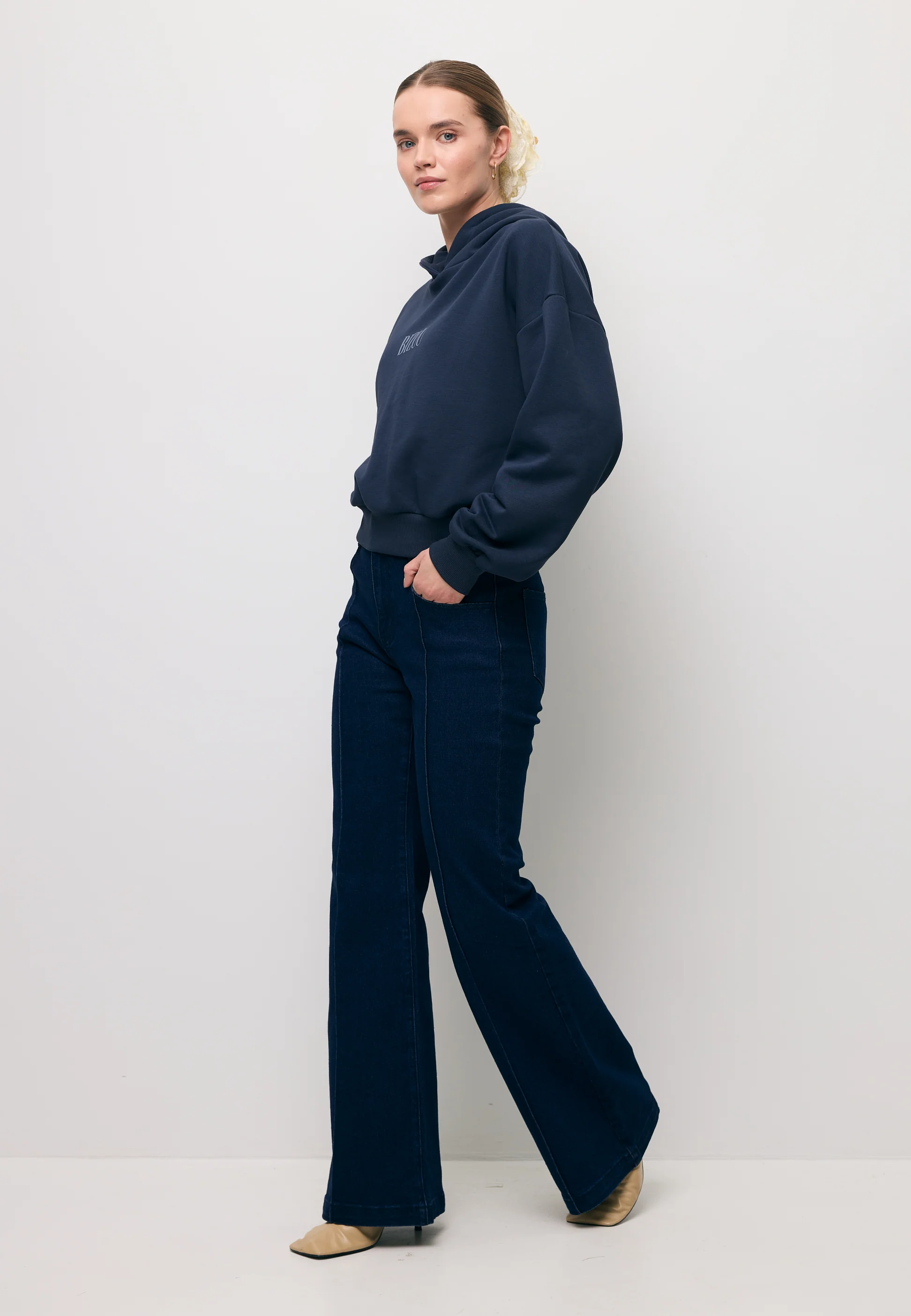 Niebieska bluza z kapturem z logo SAY - Image 7