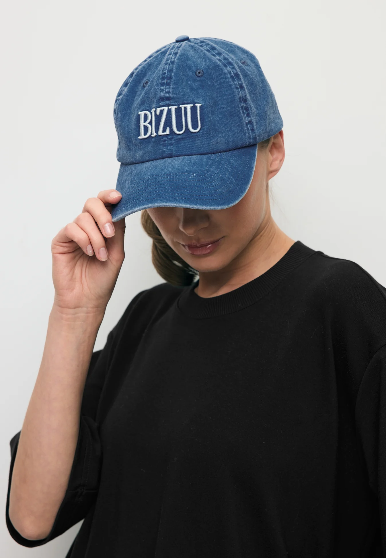 Niebieska czapka z daszkiem z logo ZANE - Image 4