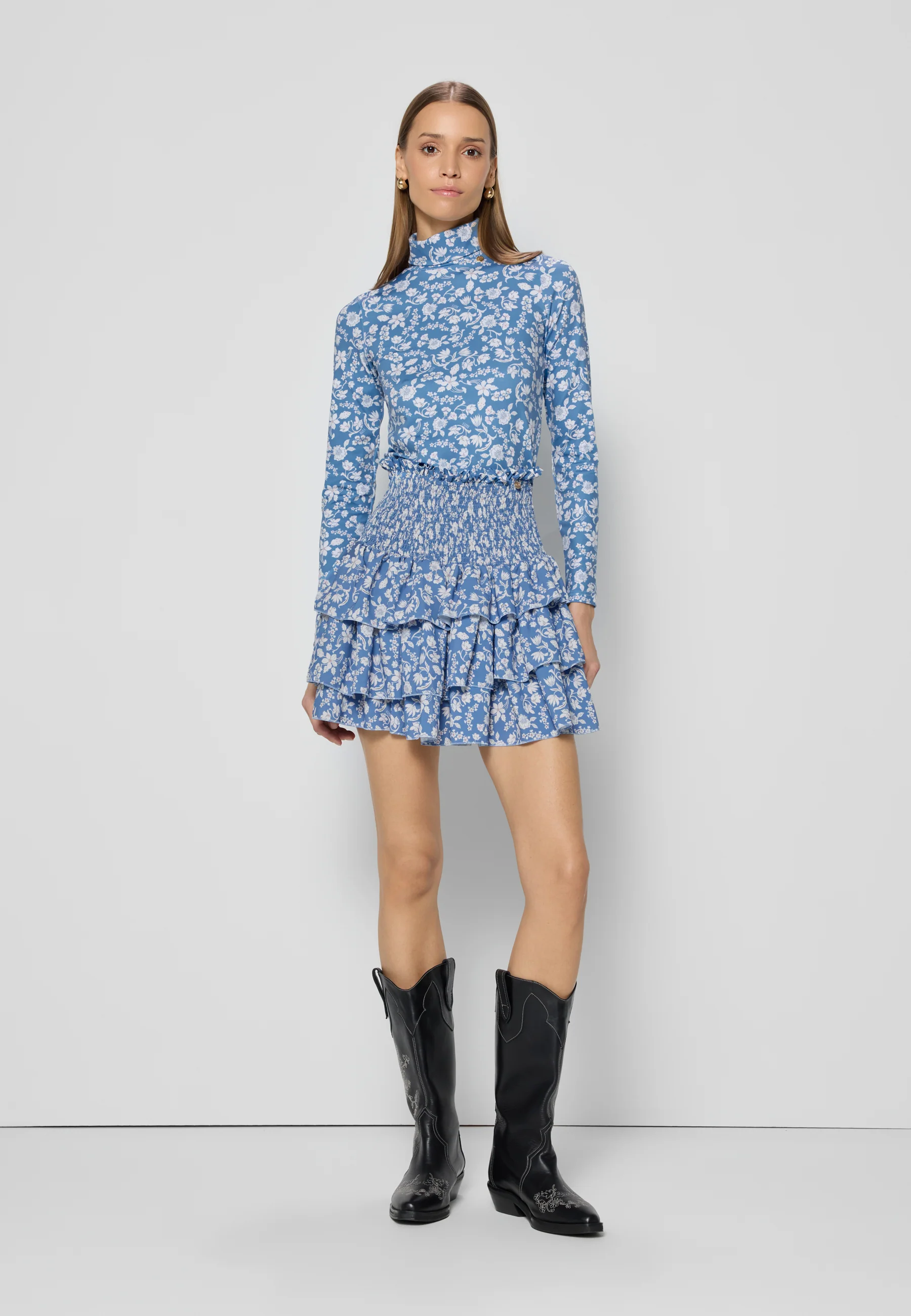 Niebieska mini spódniczka w kwiaty TYLA - Image 6