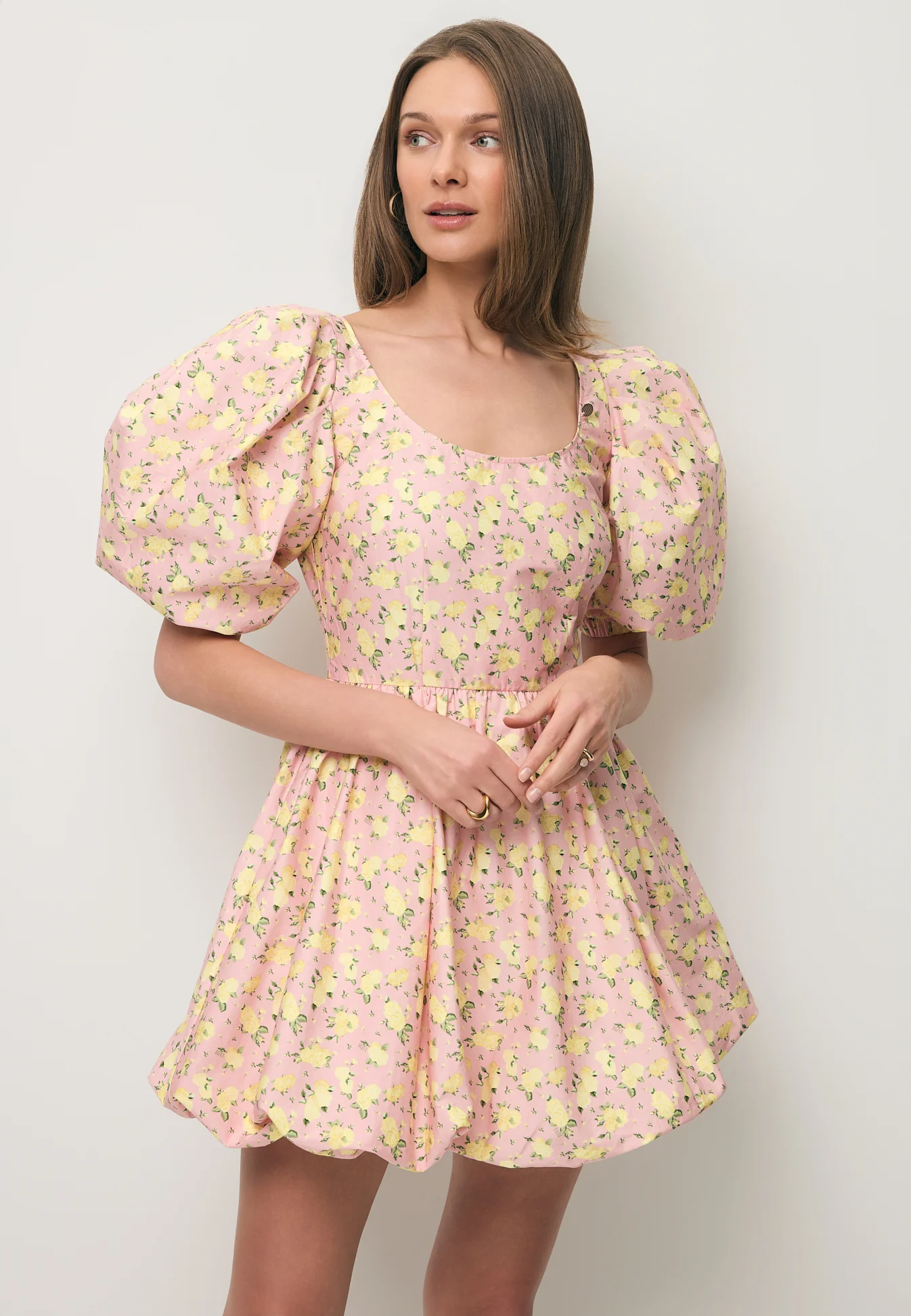 Różowa sukienka mini w kwiatowy print MOSY - Image 2