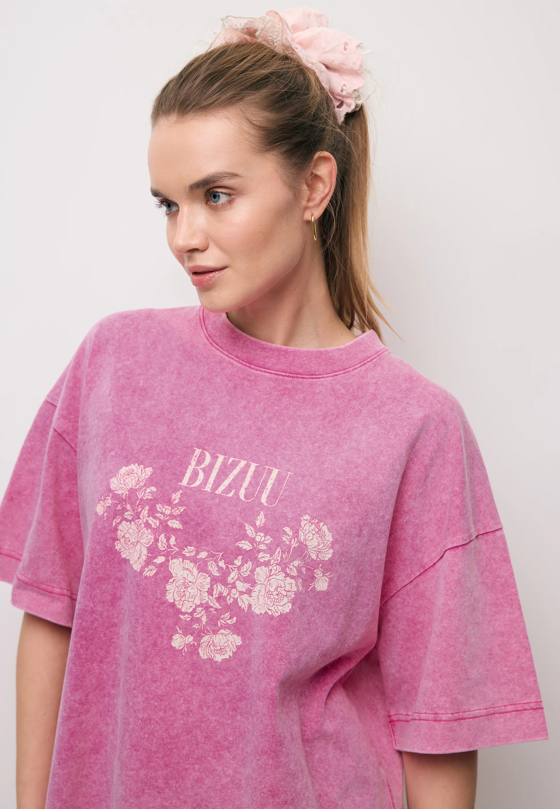 Różowy T-shirt oversize z aplikacją PAPLYS - Image 6